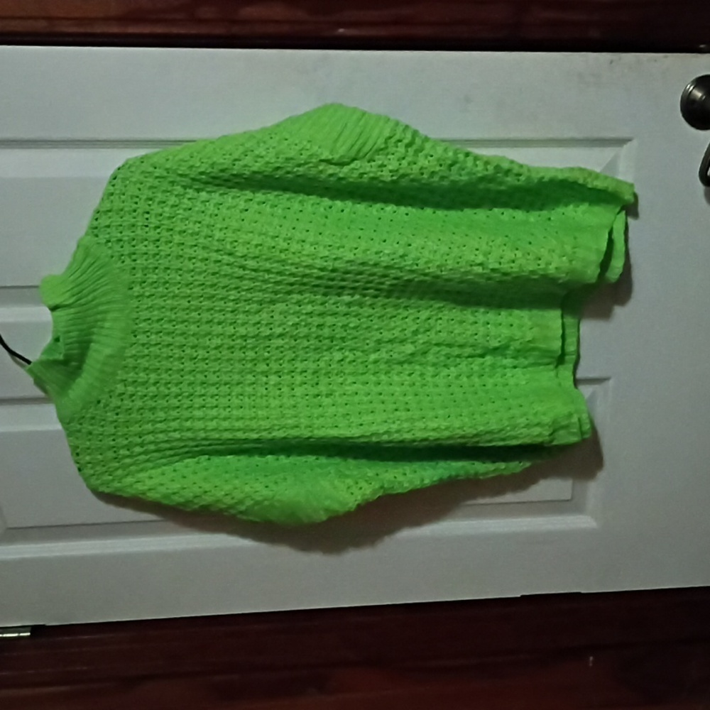 Sleeveless crochet sweater
